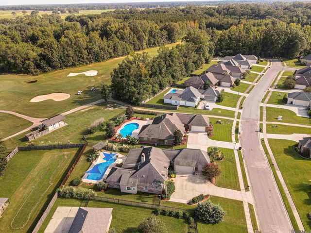 22330 Fairway View Dr, Zachary, LA 70791