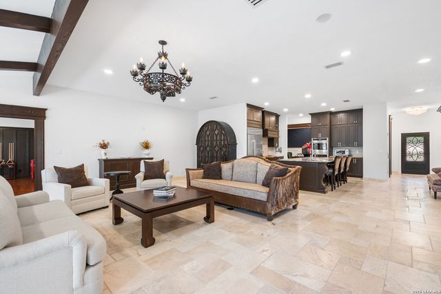 169 Nueces, Boerne, TX 78006