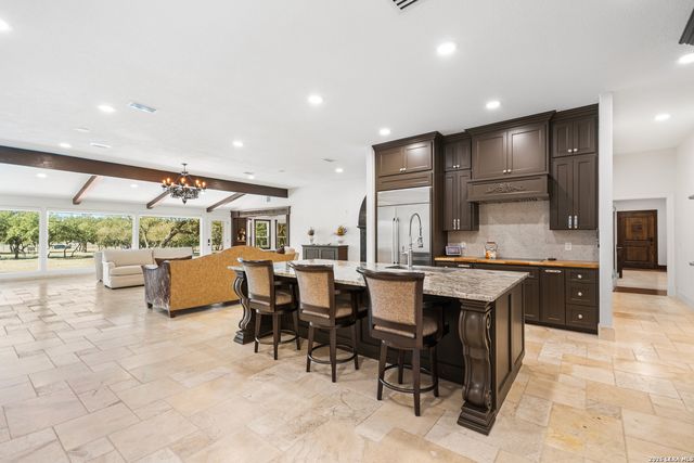 169 Nueces, Boerne, TX 78006