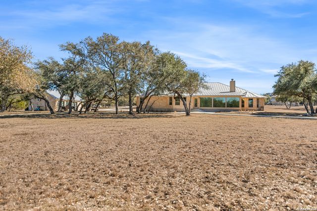 169 Nueces, Boerne, TX 78006