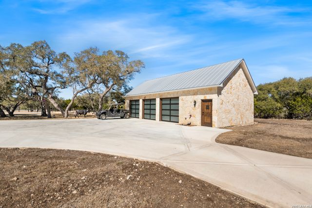 169 Nueces, Boerne, TX 78006