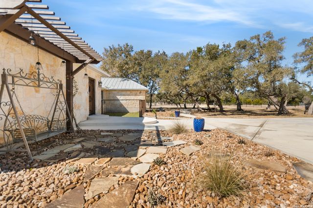 169 Nueces, Boerne, TX 78006