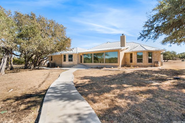 169 Nueces, Boerne, TX 78006