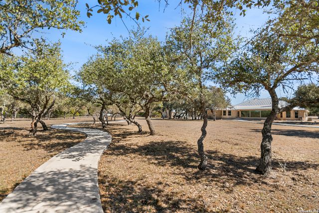 169 Nueces, Boerne, TX 78006