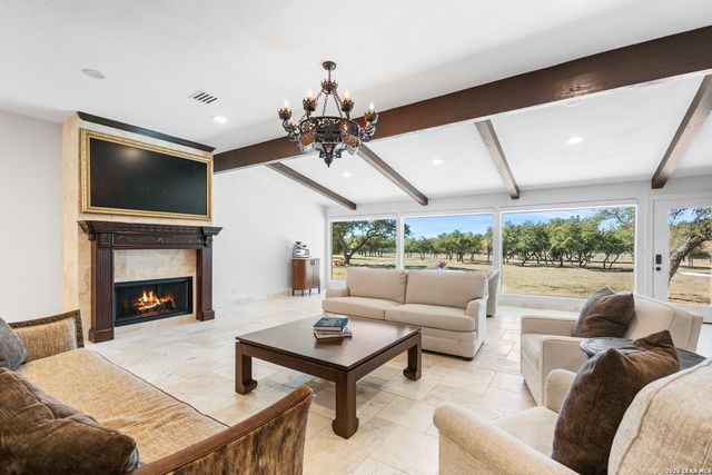 169 Nueces, Boerne, TX 78006