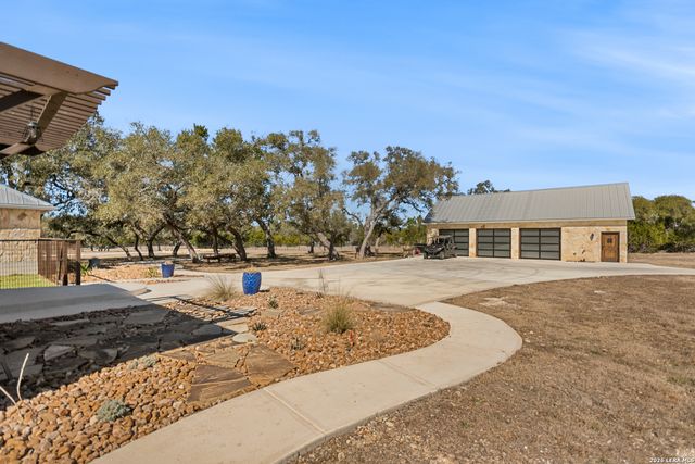 169 Nueces, Boerne, TX 78006