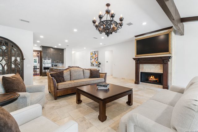 169 Nueces, Boerne, TX 78006