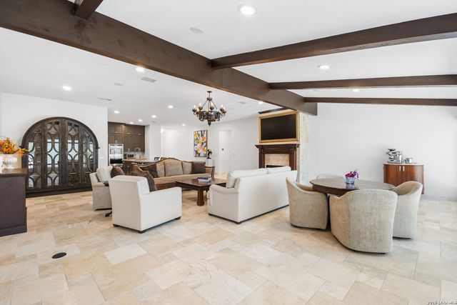 169 Nueces, Boerne, TX 78006