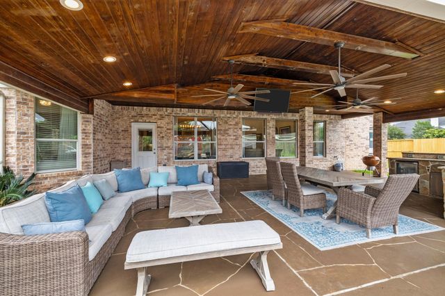 2306 Bell Creek Court, Pearland, TX 77584