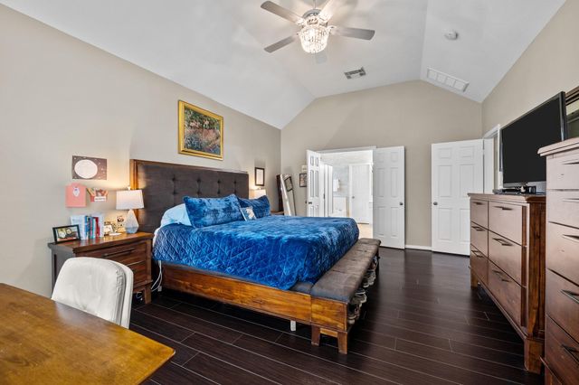 2306 Bell Creek Court, Pearland, TX 77584