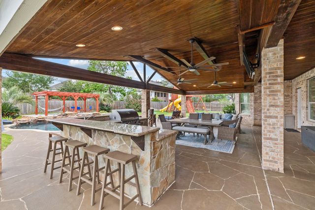 2306 Bell Creek Court, Pearland, TX 77584