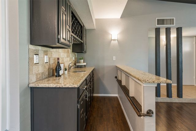2316 Chinaberry Drive, Bedford, TX 76021