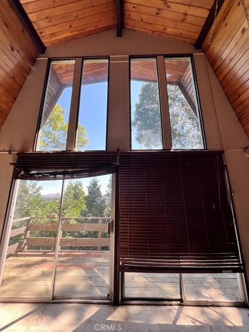 23865 Lakeview, Crestline, CA 92325