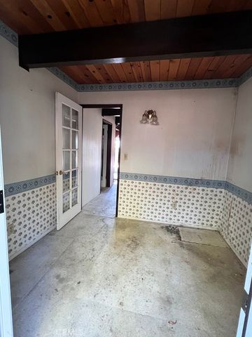 23865 Lakeview, Crestline, CA 92325