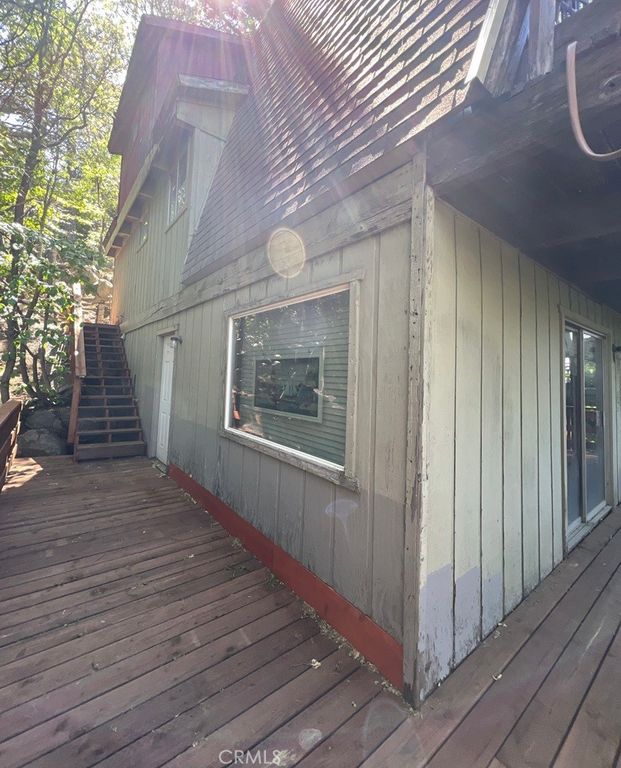 Image 2 of property listing at 23865 Lakeview, Crestline, CA 92325
