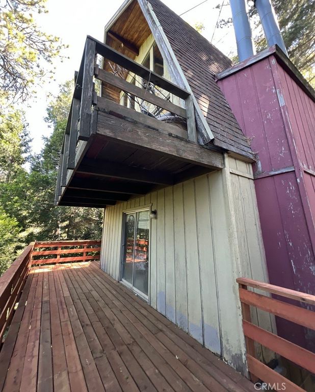 Image 5 of property listing at 23865 Lakeview, Crestline, CA 92325