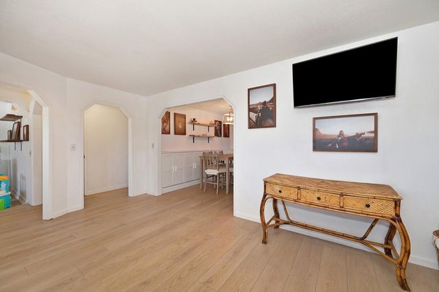 214 Alta Dr, Auburn, CA 95603