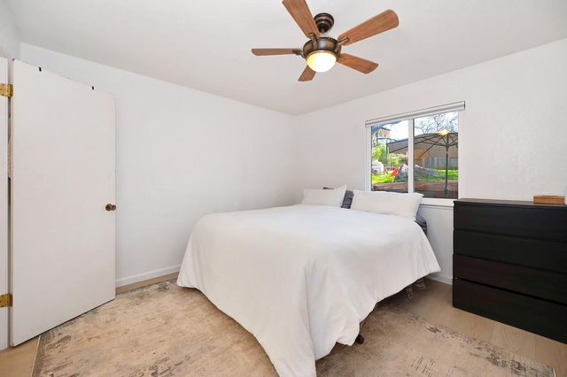 214 Alta Dr, Auburn, CA 95603