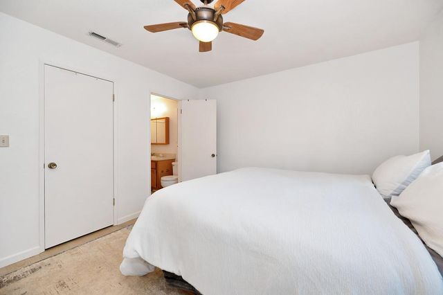 214 Alta Dr, Auburn, CA 95603