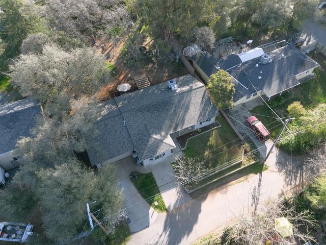 214 Alta Dr, Auburn, CA 95603