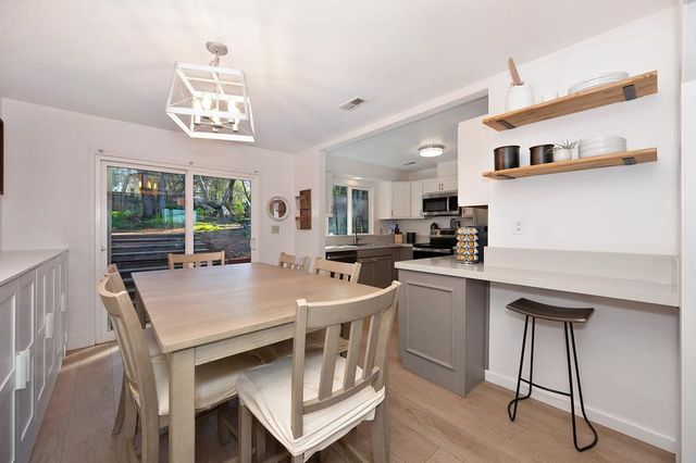 214 Alta Dr, Auburn, CA 95603