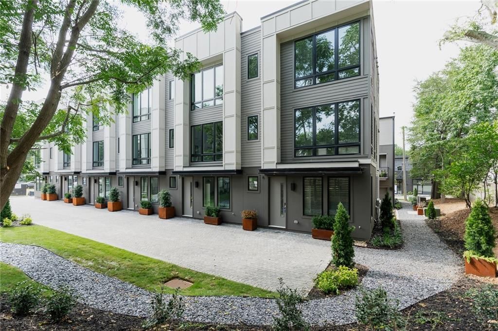 Image 1 of property listing at 1160 Ormewood SE Avenue 14, Atlanta, GA 30316