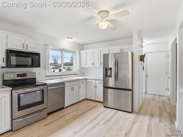 40326 William Drive, Sterling Heights, MI 48313