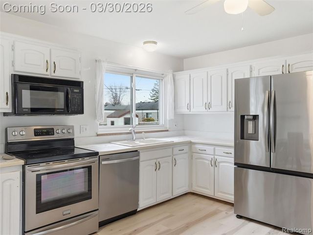 40326 William Drive, Sterling Heights, MI 48313