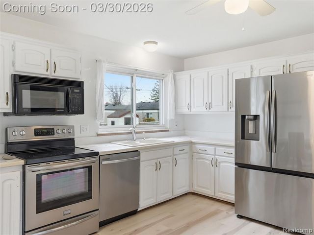 40326 William Drive, Sterling Heights, MI 48313