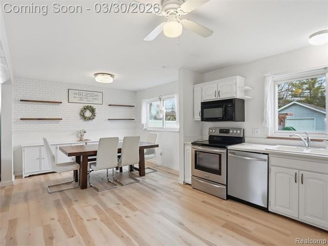 40326 William Drive, Sterling Heights, MI 48313