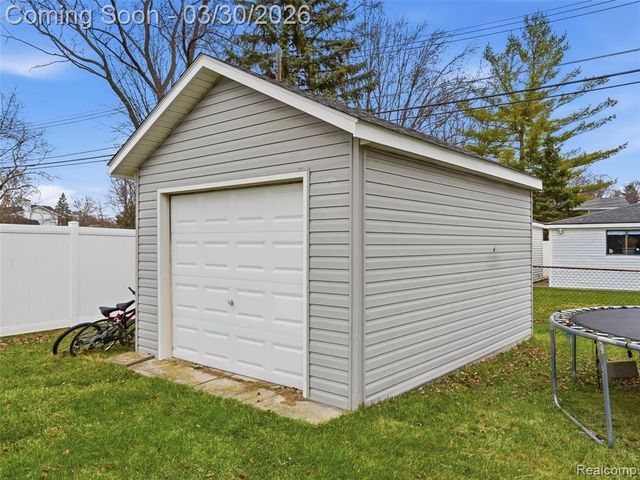 40326 William Drive, Sterling Heights, MI 48313