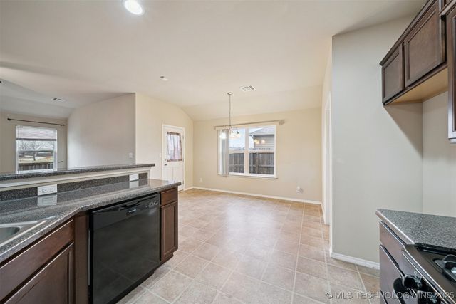 25173 E 91st Place S, Broken Arrow, OK 74014