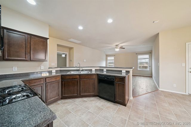 25173 E 91st Place S, Broken Arrow, OK 74014