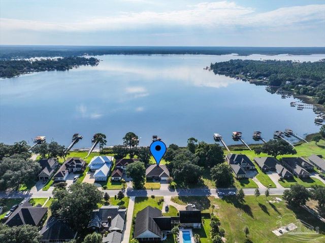 3996 Gordon Wells Dr, Milton, FL 32583