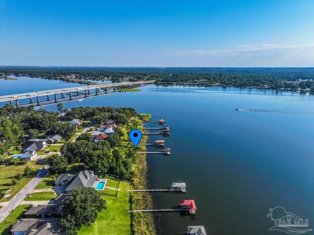 3996 Gordon Wells Dr, Milton, FL 32583