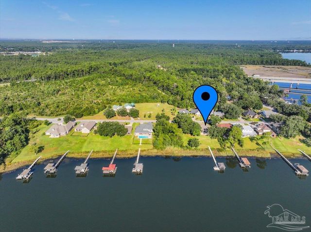 3996 Gordon Wells Dr, Milton, FL 32583