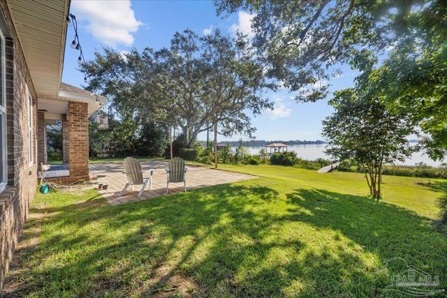 3996 Gordon Wells Dr, Milton, FL 32583