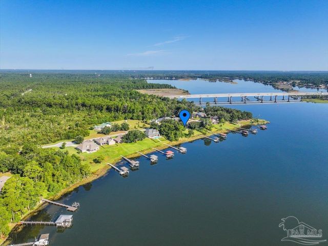 3996 Gordon Wells Dr, Milton, FL 32583