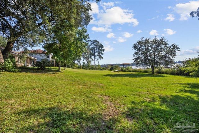 3996 Gordon Wells Dr, Milton, FL 32583