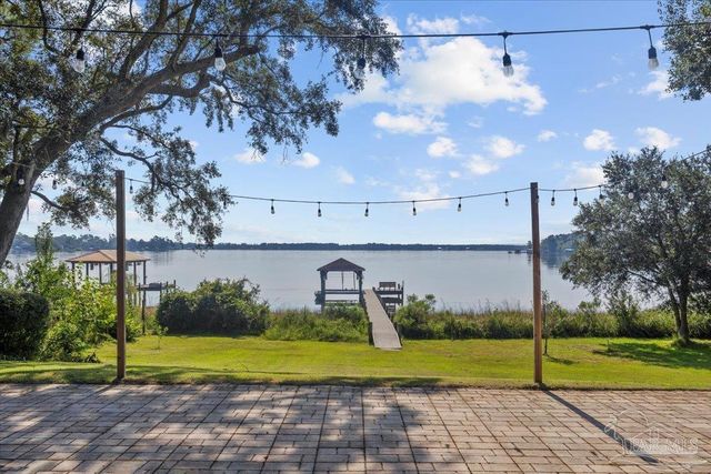 3996 Gordon Wells Dr, Milton, FL 32583