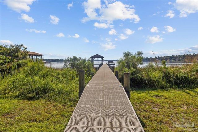 3996 Gordon Wells Dr, Milton, FL 32583