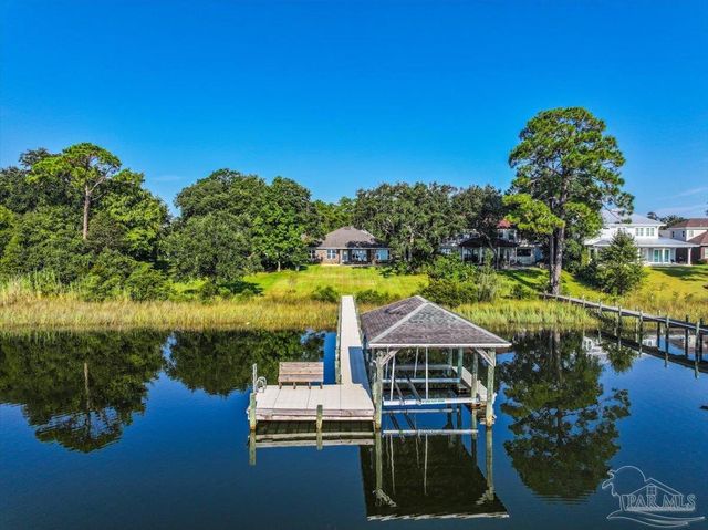 3996 Gordon Wells Dr, Milton, FL 32583