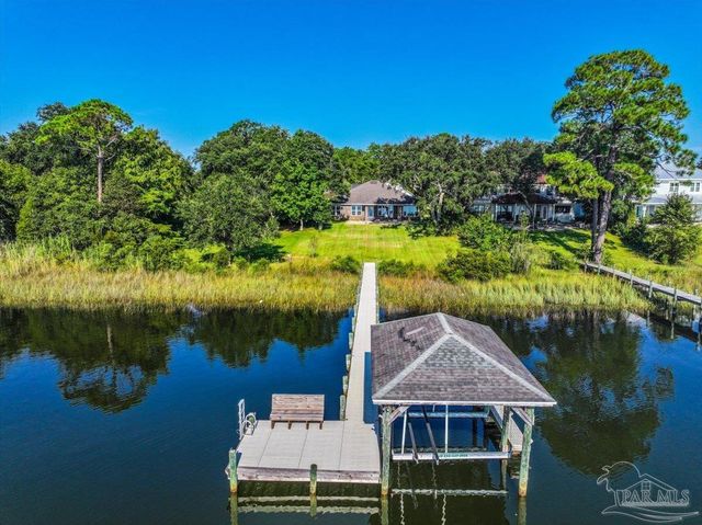 3996 Gordon Wells Dr, Milton, FL 32583