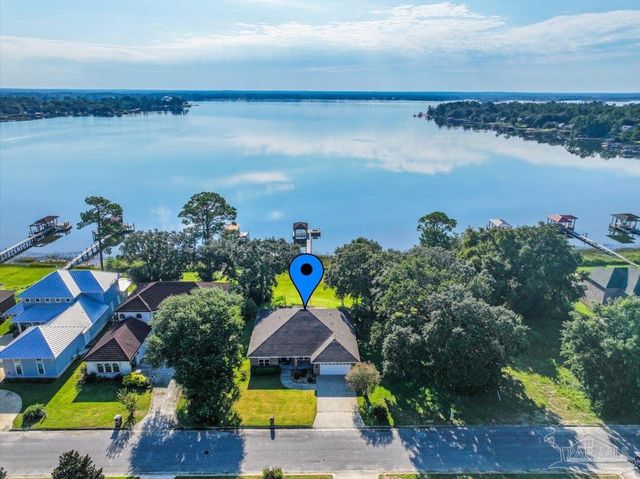 3996 Gordon Wells Dr, Milton, FL 32583