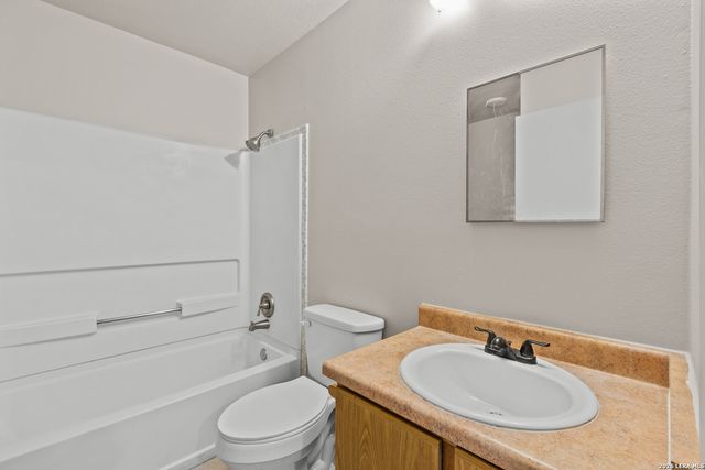 7955 RUBY MDW, San Antonio, TX 78251