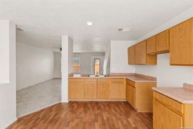 7955 RUBY MDW, San Antonio, TX 78251