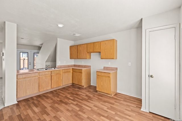 7955 RUBY MDW, San Antonio, TX 78251