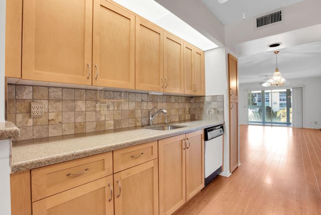 1705 Andros Isle J2, Coconut Creek, FL 33066