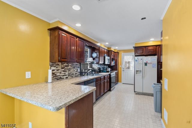 11 Glenn Ter, Fredon Twp., NJ 07860