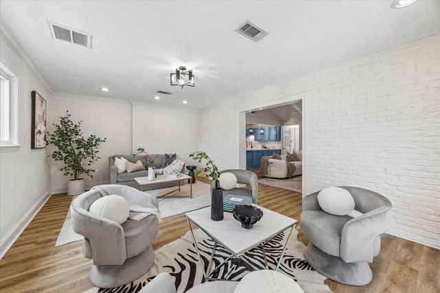 1410 Del Norte Street, Houston, TX 77018